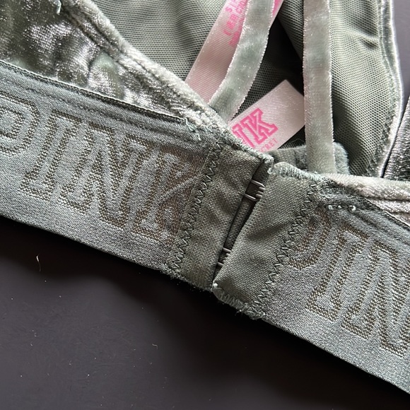 VS Pink Bra - Picture 4 of 6